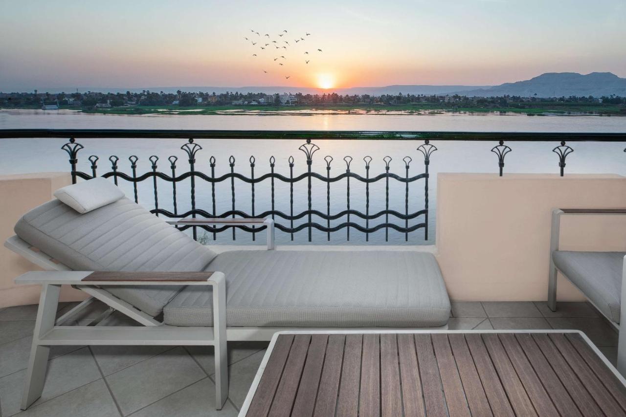 สไตเกนเบร์เกอร์ ไนล์ พาเลซ Hotel ลักซอร์ ภายนอก รูปภาพ View of the Nile from the balcony of a suite at the Four Seasons Hotel, Cairo