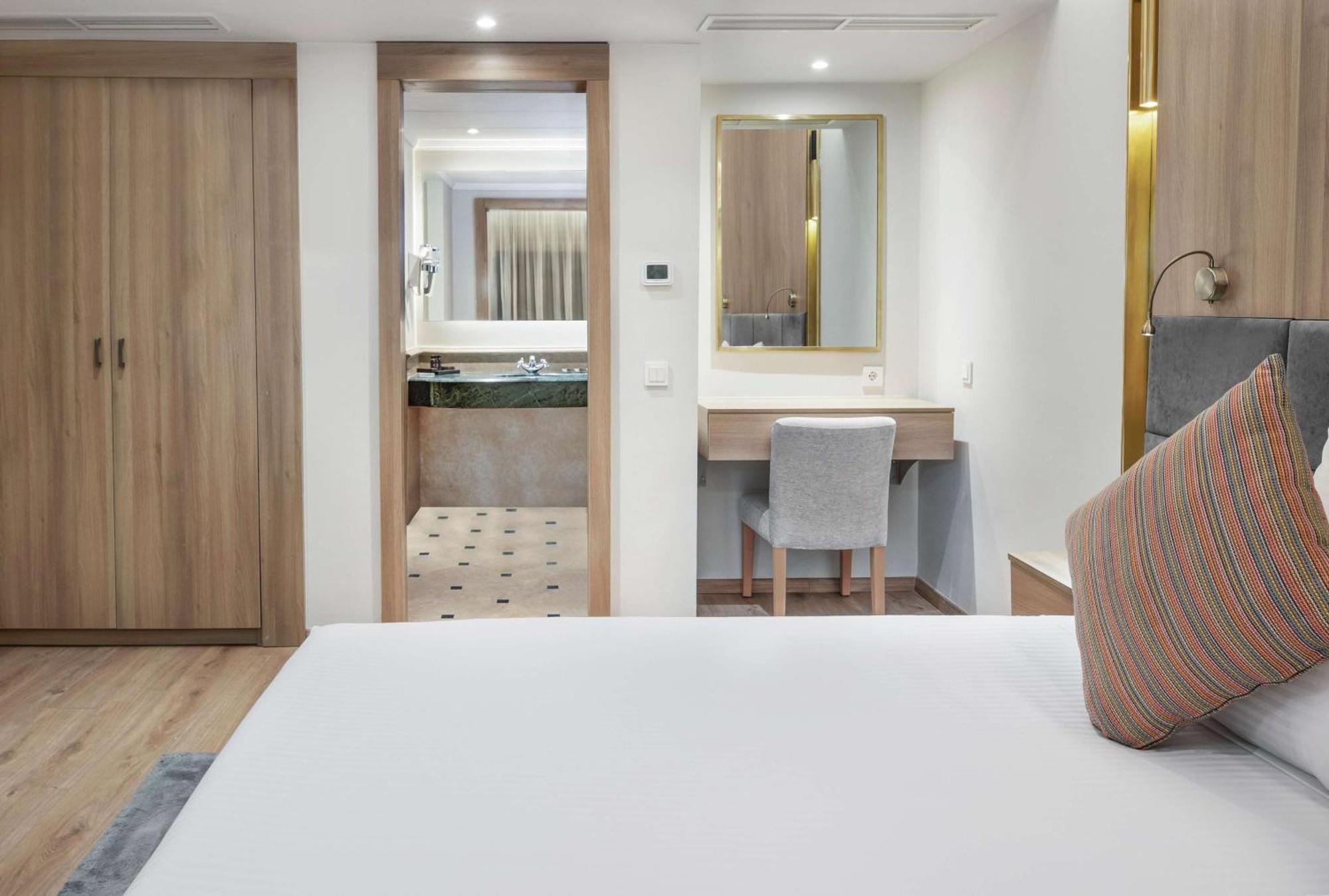 สไตเกนเบร์เกอร์ ไนล์ พาเลซ Hotel ลักซอร์ ภายนอก รูปภาพ A room at the hotel