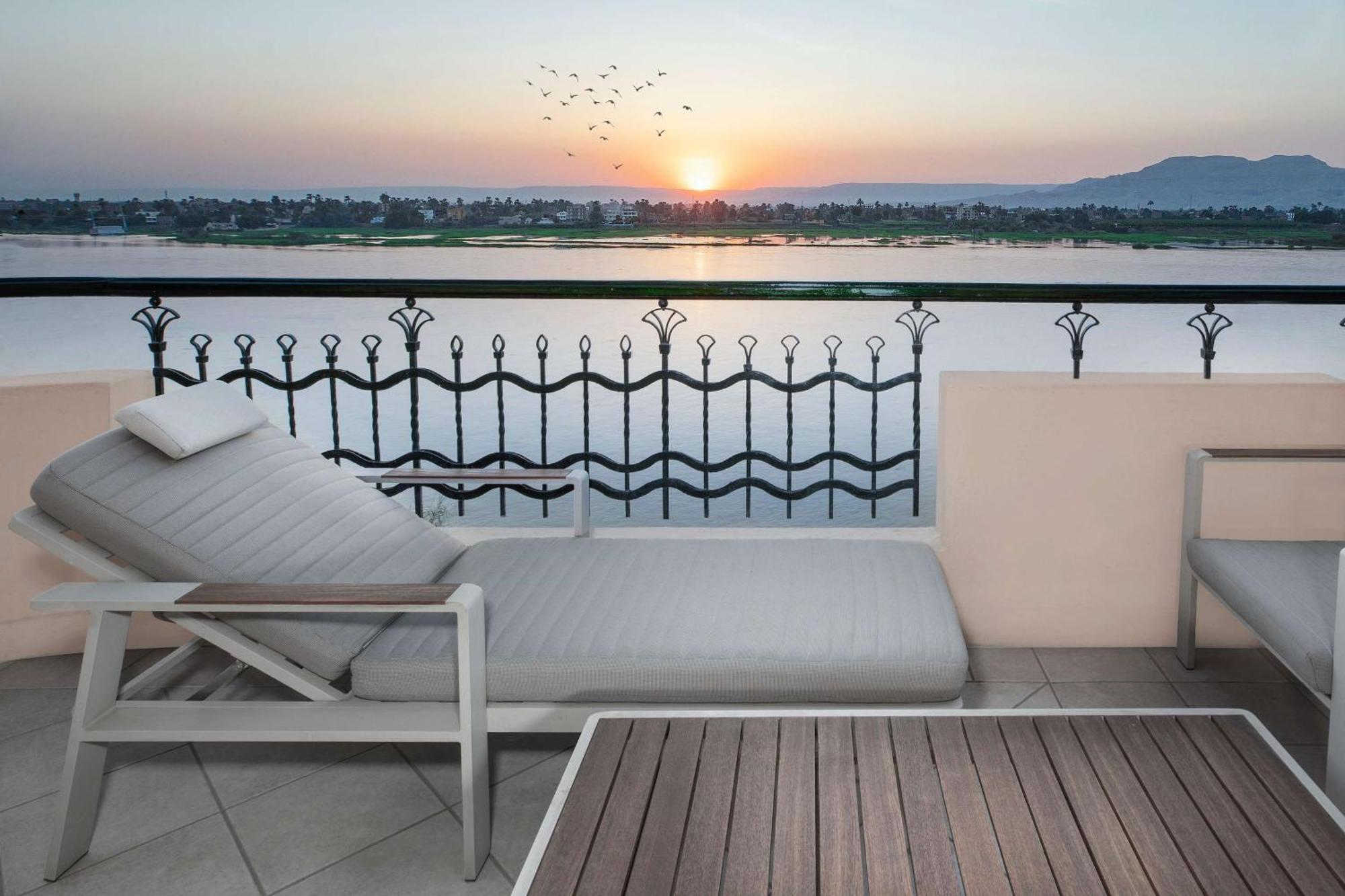 สไตเกนเบร์เกอร์ ไนล์ พาเลซ Hotel ลักซอร์ ภายนอก รูปภาพ View from the hotel