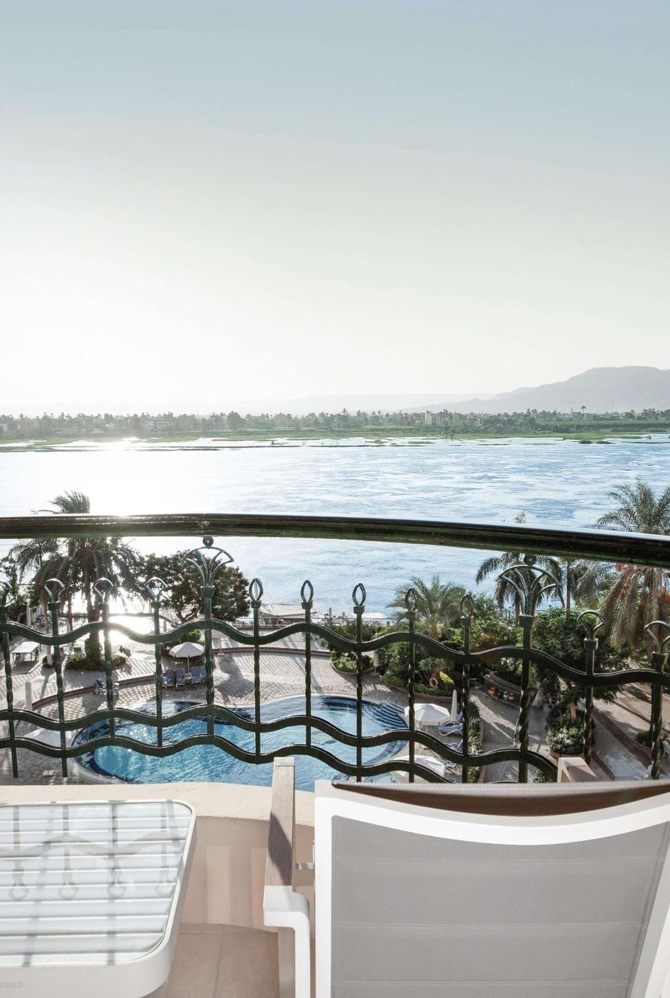 สไตเกนเบร์เกอร์ ไนล์ พาเลซ Hotel ลักซอร์ ภายนอก รูปภาพ The Nile River at Luxor