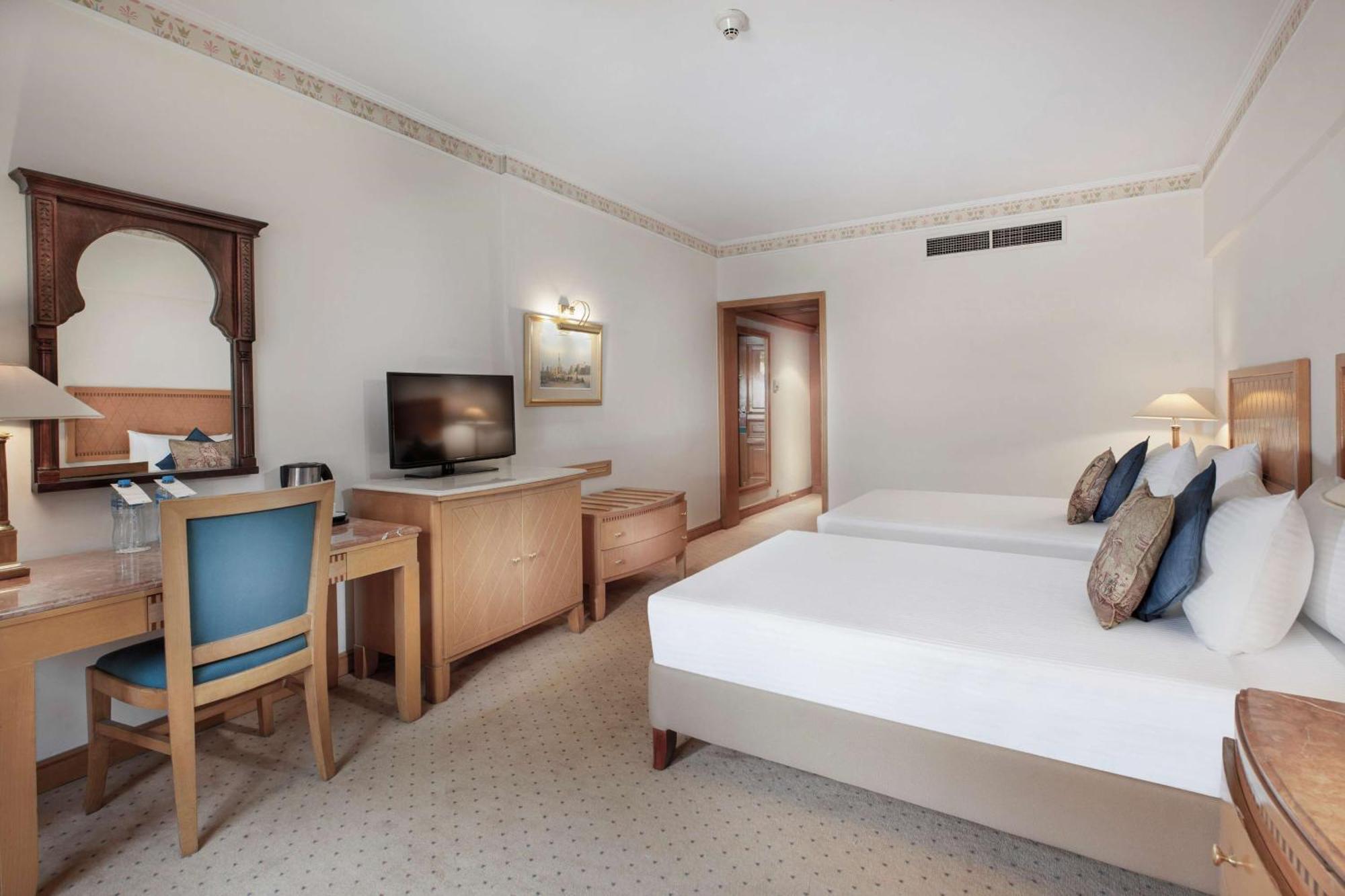 สไตเกนเบร์เกอร์ ไนล์ พาเลซ Hotel ลักซอร์ ภายนอก รูปภาพ A room at the hotel